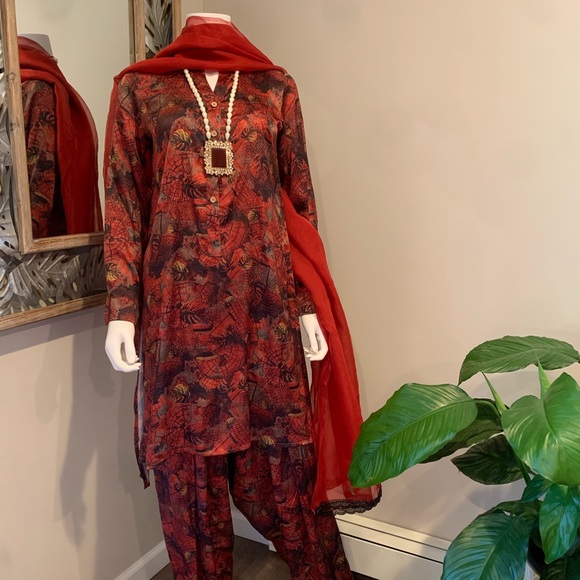 Authentic Pakistani Generation 3pc Silk suit - Picture 1 of 5